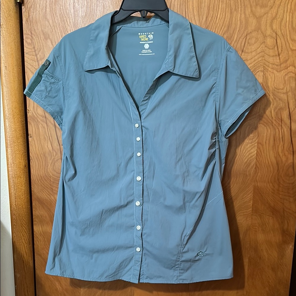 Mountain Hardwear Women's Blue Button Down Shirt